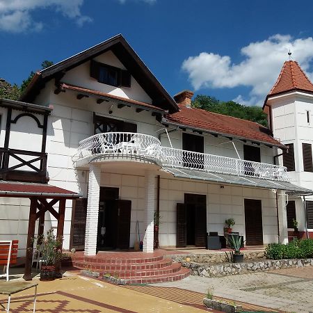 Valcsics Villa Panzio Печ Экстерьер фото